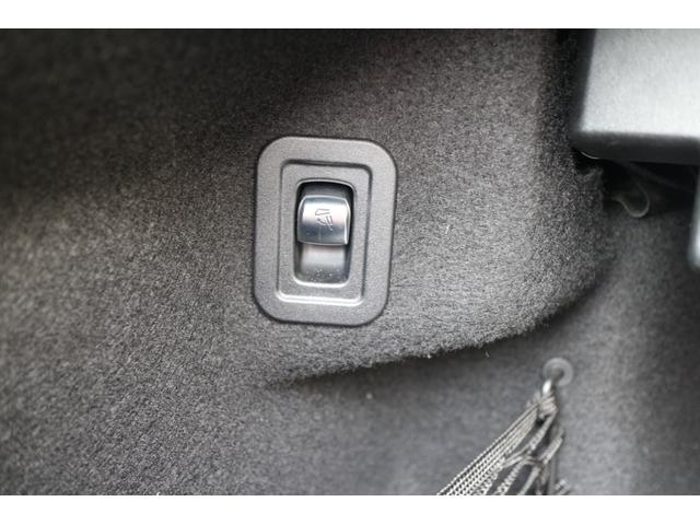 Cクラス C180カブリオレスポーツ レザーエクスクルーシブパッケージ レッドソフトトップ 赤レザーシート AMG19インチアルミ ブラインドスポットモニター LEDヘッドライト パドルシフト(37枚目)