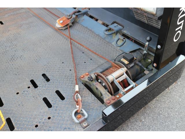 エルフトラック ＳＥカスタム　３ｔ　積載車　新車　ワンオーナー　メッキパネル　サイド煽りレス　丸環フック埋め込み　フロント廻り純正メッキパーツ（18枚目）