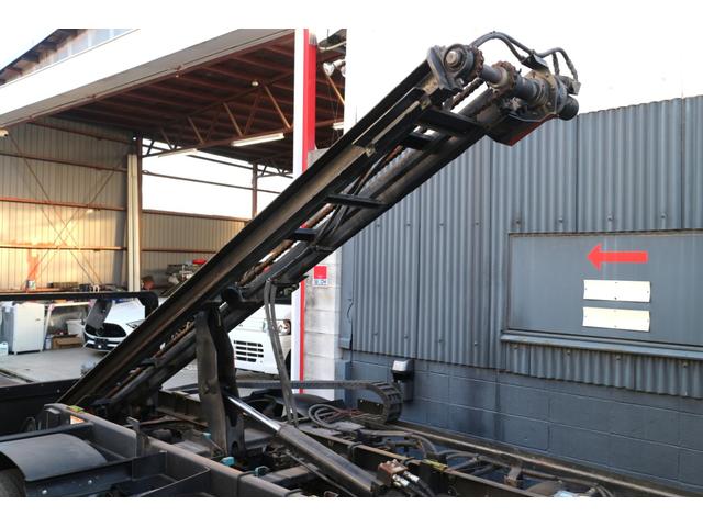 エルフトラック ＳＥカスタム　３ｔ　積載車　新車　ワンオーナー　メッキパネル　サイド煽りレス　丸環フック埋め込み　フロント廻り純正メッキパーツ（22枚目）