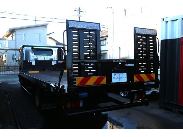 エルフトラック ＳＥカスタム　３ｔ　積載車　新車　ワンオーナー　メッキパネル　サイド煽りレス　丸環フック埋め込み　フロント廻り純正メッキパーツ（39枚目）