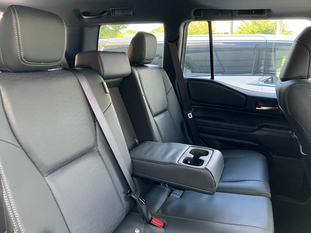 ランドクルーザー250 VX ランドクルーザー250/VX/サンルーフ/全周囲カメラ/レザーシート/レーダークルーズ/7人乗り/デジタルインナーミラー/シートヒーター/パワーバックドア(20枚目)