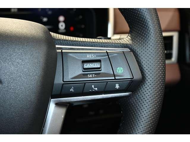 アウトランダーＰＨＥＶ Ｐエグゼクティブパッケージ　パノラマサンルーフ　ＭＩ－ＰＩＬＯＴ　本革シート　コーナーセンサー　電動リアゲート　全方位カメラ　サンルーフ（8枚目）