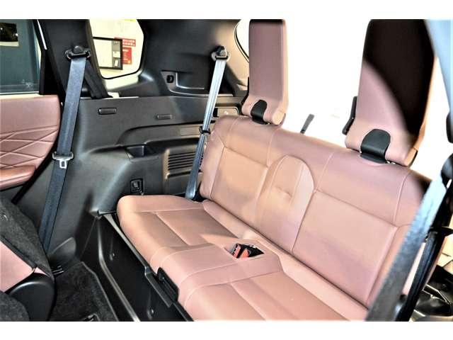 アウトランダーＰＨＥＶ Ｐエグゼクティブパッケージ　パノラマサンルーフ　ＭＩ－ＰＩＬＯＴ　本革シート　コーナーセンサー　電動リアゲート　全方位カメラ　サンルーフ（17枚目）