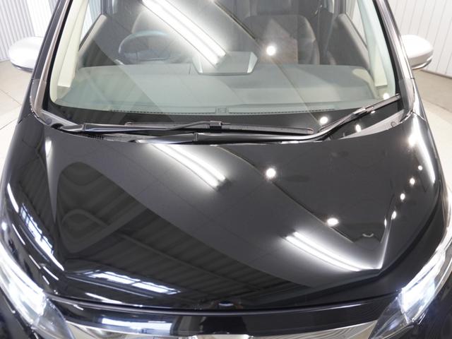 フリード＋ハイブリッド ハイブリッド・クロスターホンダセンシング　タイヤ４本新品交換　９型ナビ　前後ドラレコ　リアカメラ　ＬＥＤオートライト＆フォグ　ＥＴＣ　両側電動スライド　革巻きハンドル　ブルートゥース　オートリトラミラー　ワンオーナー　１５インチアルミ（11枚目）