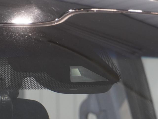 フリード＋ハイブリッド ハイブリッド・クロスターホンダセンシング　タイヤ４本新品交換　９型ナビ　前後ドラレコ　リアカメラ　ＬＥＤオートライト＆フォグ　ＥＴＣ　両側電動スライド　革巻きハンドル　ブルートゥース　オートリトラミラー　ワンオーナー　１５インチアルミ（12枚目）