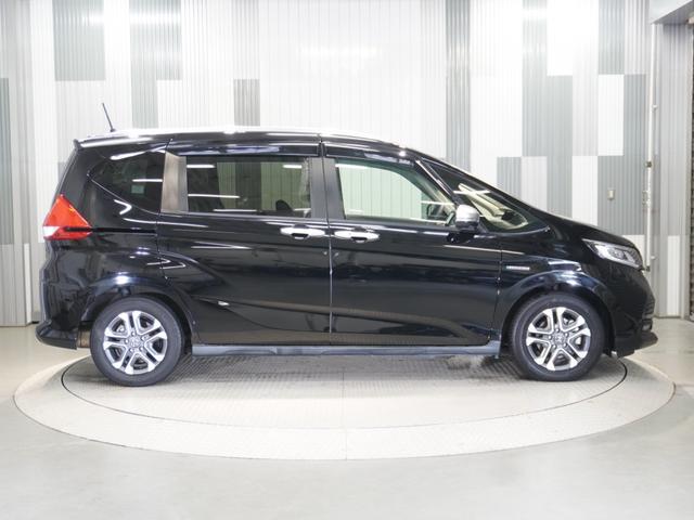 フリード＋ハイブリッド ハイブリッド・クロスターホンダセンシング　タイヤ４本新品交換　９型ナビ　前後ドラレコ　リアカメラ　ＬＥＤオートライト＆フォグ　ＥＴＣ　両側電動スライド　革巻きハンドル　ブルートゥース　オートリトラミラー　ワンオーナー　１５インチアルミ（27枚目）