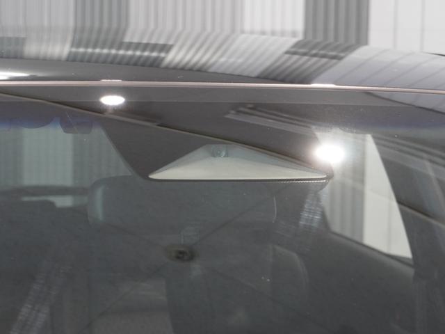 フィット ｅ：ＨＥＶリュクス　ワンオーナー　９型ナビ　衝突軽減ブレーキ　渋滞追従機能　リアカメラ　ＬＥＤオートライト　オートハイビーム　サイド＆カーテンＡＢ　Ｐセンサー　本革シート　ステアリングヒーター　ＥＴＣ２．０　ＵＳＢ（12枚目）