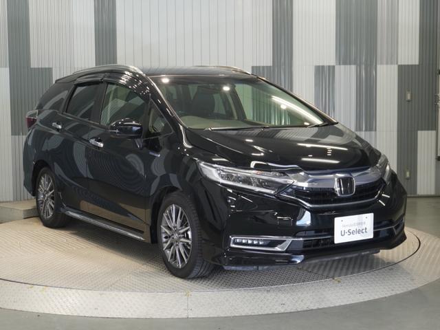 シャトル ハイブリッドＺホンダセンシング　ワンオーナー　８型ナビ　衝突軽減ブレーキ　ナビ連動前後ドラレコ　ＬＥＤオートライト　オートハイビーム　サイド＆カーテンＡＢ　オートリトラミラー　ＥＴＣ　ルーフレール　ブルートゥース　革巻ステアリング（7枚目）