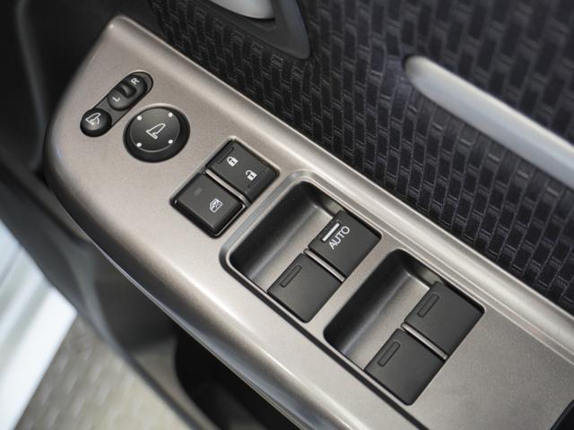 ステップワゴンスパーダ スパーダホンダセンシング　７人乗り　わくわくゲート　１０型ナビ　衝突軽減ブレーキ　ナビ連動ドラレコ　ＬＥＤオートライト　両側ＰＳＤ　革巻ステアリング　シートバックテーブル　ブルートゥース　音楽録音機能　ＵＳＢ　ＥＴＣ　Ｒカメラ（38枚目）
