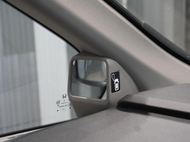 ステップワゴンスパーダ スパーダホンダセンシング　７人乗り　わくわくゲート　１０型ナビ　衝突軽減ブレーキ　ナビ連動ドラレコ　ＬＥＤオートライト　両側ＰＳＤ　革巻ステアリング　シートバックテーブル　ブルートゥース　音楽録音機能　ＵＳＢ　ＥＴＣ　Ｒカメラ（42枚目）