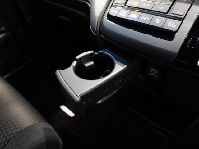 ステップワゴンスパーダ スパーダホンダセンシング　７人乗り　わくわくゲート　１０型ナビ　衝突軽減ブレーキ　ナビ連動ドラレコ　ＬＥＤオートライト　両側ＰＳＤ　革巻ステアリング　シートバックテーブル　ブルートゥース　音楽録音機能　ＵＳＢ　ＥＴＣ　Ｒカメラ（48枚目）