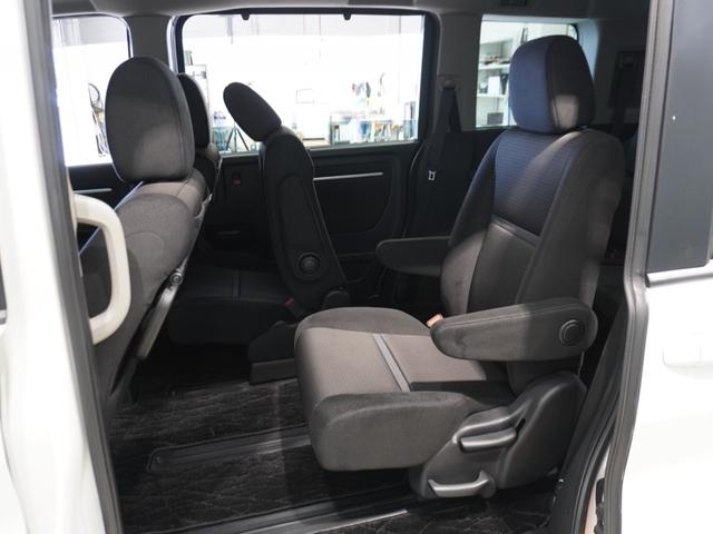 ステップワゴンスパーダ スパーダホンダセンシング　７人乗り　わくわくゲート　１０型ナビ　衝突軽減ブレーキ　ナビ連動ドラレコ　ＬＥＤオートライト　両側ＰＳＤ　革巻ステアリング　シートバックテーブル　ブルートゥース　音楽録音機能　ＵＳＢ　ＥＴＣ　Ｒカメラ（64枚目）