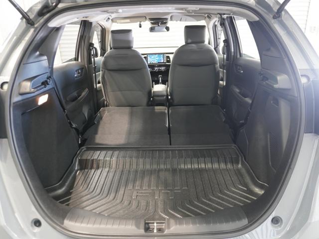 フィット e:HEVRS ワンオーナー 9型ナビ ナビ連動前後ドラレコ 衝突軽減ブレーキ 急アクセル抑制機能 サイド&カーテンAB LEDオートライト オートハイビーム パーキングセンサー ブレーキホールド Rカメラ ETC(16枚目)