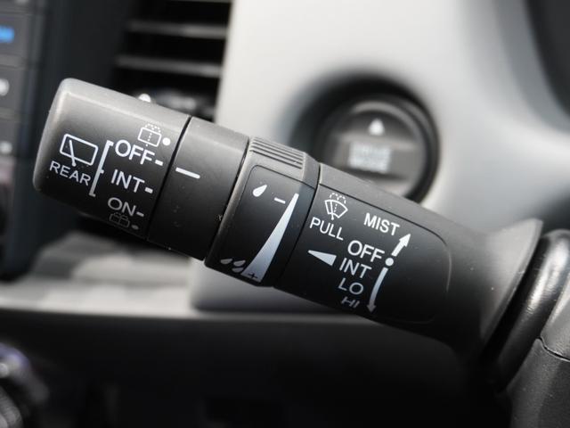 フィット e:HEVRS ワンオーナー 9型ナビ ナビ連動前後ドラレコ 衝突軽減ブレーキ 急アクセル抑制機能 サイド&カーテンAB LEDオートライト オートハイビーム パーキングセンサー ブレーキホールド Rカメラ ETC(48枚目)