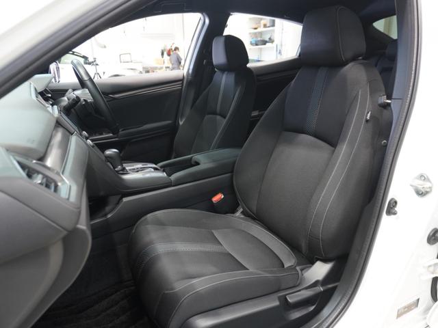 シビック ハッチバック　純正ナビ　フルセグ　バックカメラ　Ｂｌｕｅｔｏｏｔｈ　本革ステアリング　パドルシフト　ブレーキホールド　ホンダセンシング　レーンキープ　アダプティブクルーズコントロール　スマートキー２個（13枚目）