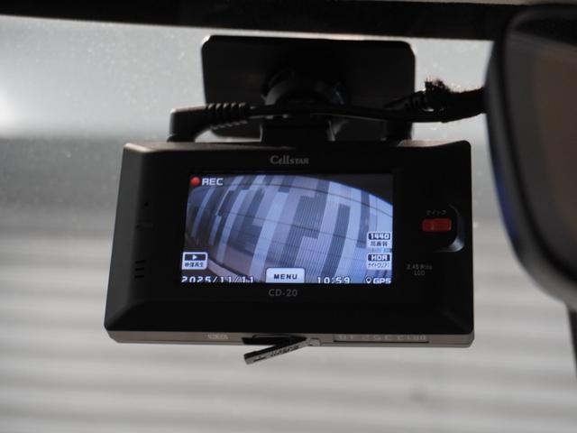 ヴェゼル ｅ：ＨＥＶＺ　コネクトナビ　前後ドラレコ　後方車両検知　シートヒーター　電動テールゲート　リアカメラ　ＥＴＣ２．０　渋滞追従　ＬＥＤオートライト＆フォグ　前後障害物センサー　ブルートゥース　ワンオーナー（5枚目）