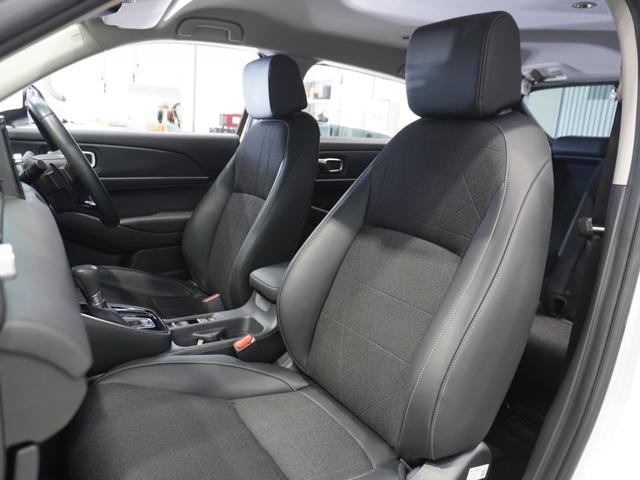 ヴェゼル ｅ：ＨＥＶＺ　コネクトナビ　前後ドラレコ　後方車両検知　シートヒーター　電動テールゲート　リアカメラ　ＥＴＣ２．０　渋滞追従　ＬＥＤオートライト＆フォグ　前後障害物センサー　ブルートゥース　ワンオーナー（14枚目）