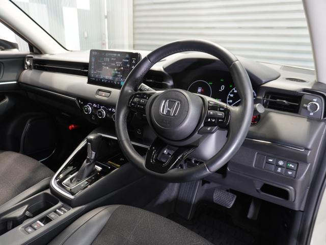 ヴェゼル ｅ：ＨＥＶＺ　コネクトナビ　前後ドラレコ　後方車両検知　シートヒーター　電動テールゲート　リアカメラ　ＥＴＣ２．０　渋滞追従　ＬＥＤオートライト＆フォグ　前後障害物センサー　ブルートゥース　ワンオーナー（35枚目）