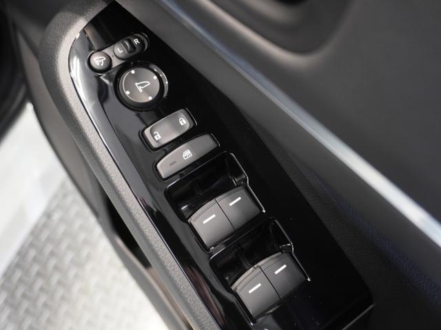 ヴェゼル ｅ：ＨＥＶＺ　コネクトナビ　前後ドラレコ　後方車両検知　シートヒーター　電動テールゲート　リアカメラ　ＥＴＣ２．０　渋滞追従　ＬＥＤオートライト＆フォグ　前後障害物センサー　ブルートゥース　ワンオーナー（69枚目）