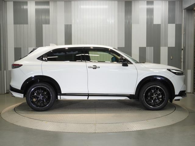 ヴェゼル e:HEVZ 9型コネクトナビ 無限サイレンサー 前後ドラレコ 後方車両検知 Rカメラ シートヒーター ETC2.0 前後障害物センサー LEDオートライト&フォグ 前後ロアスカート 電動テールゲート ワンオーナー(27枚目)