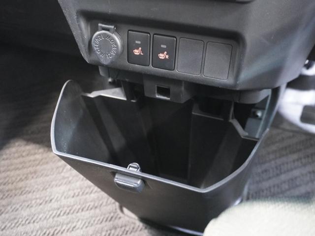 ルーミー カスタムＧ　７型純正ナビ　フルセグ　ＣＤ録音機能　純正ドライブレコーダー　衝突回避支援ブレーキ（スマートアシストＩＩＩ　誤発信抑制機能（前後）ＬＥＤヘッドライト　オートハイトビーム（41枚目）