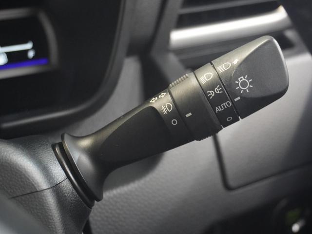 ルーミー カスタムＧ　７型純正ナビ　フルセグ　ＣＤ録音機能　純正ドライブレコーダー　衝突回避支援ブレーキ（スマートアシストＩＩＩ　誤発信抑制機能（前後）ＬＥＤヘッドライト　オートハイトビーム（52枚目）