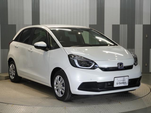 フィット ｅ：ＨＥＶホーム　当社デモカー　純正９型メモリーナビ　フルセグ　ミュージックラック　ＤＶＤｂｌｕｅｔｏｏｔｈホンダセンシング　渋滞追従　ＬＥＤヘッドライト　ＥＴＣ　純正ドライブレコーダー　リアカメラ（7枚目）