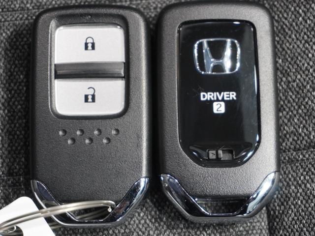 フィット ｅ：ＨＥＶホーム　当社デモカー　純正９型メモリーナビ　フルセグ　ミュージックラック　ＤＶＤｂｌｕｅｔｏｏｔｈホンダセンシング　渋滞追従　ＬＥＤヘッドライト　ＥＴＣ　純正ドライブレコーダー　リアカメラ（41枚目）