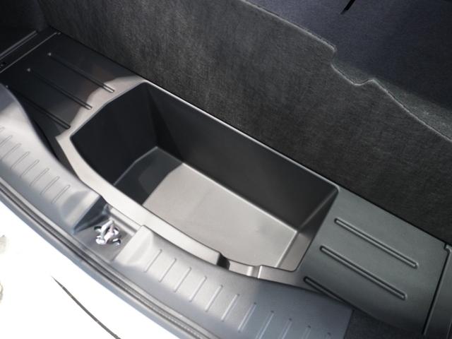 フィット ｅ：ＨＥＶホーム　当社デモカー　純正９型メモリーナビ　フルセグ　ミュージックラック　ＤＶＤｂｌｕｅｔｏｏｔｈホンダセンシング　渋滞追従　ＬＥＤヘッドライト　ＥＴＣ　純正ドライブレコーダー　リアカメラ（56枚目）