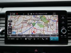 【純正ナビ】搭載車です。ナビの起動までの速度と地図を検索する速度が最大の魅力です。初めての道でも安心・快適なドライブをサポート出来ます。操作も簡単で、ストレスフリーなドライブを提供いたします。 3