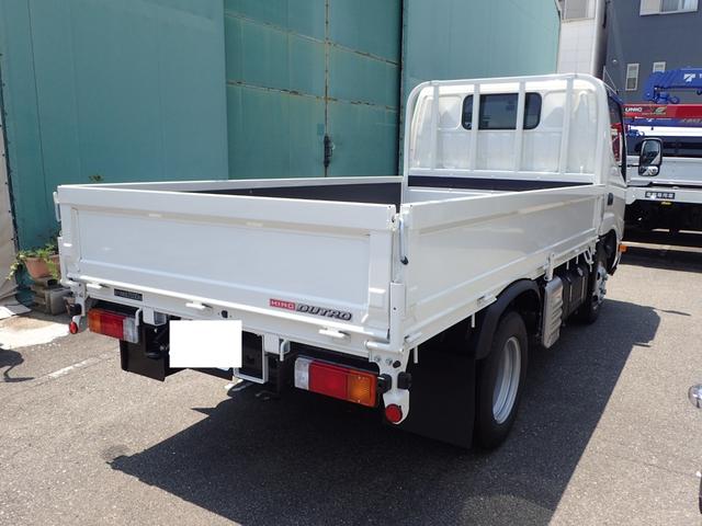 デュトロ 　２ｔ　標準１０尺　平ボディ　ＭＴ　安全装置（4枚目）