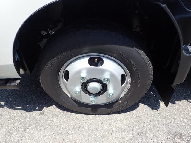 デュトロ 　２ｔ　標準１０尺　平ボディ　ＭＴ　安全装置（26枚目）