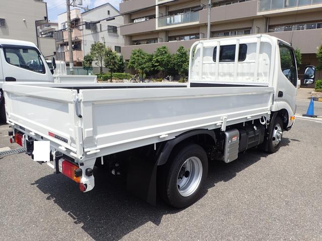 デュトロ 　２ｔ　標準１０尺　平ボディ　ＭＴ　安全装置（4枚目）