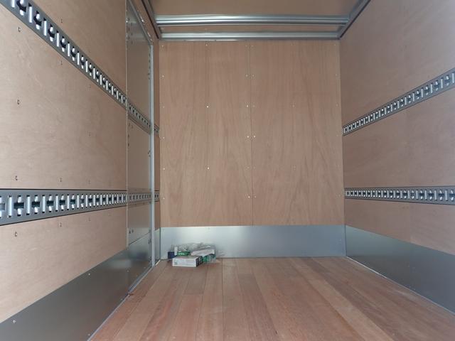 デュトロ 　２ｔ　標準１０尺　アルミバン　ＭＴ（6枚目）