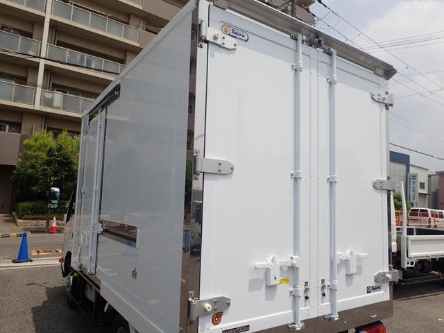 デュトロ 　２ｔ　標準１０尺　冷蔵冷凍車　ＭＴ（3枚目）