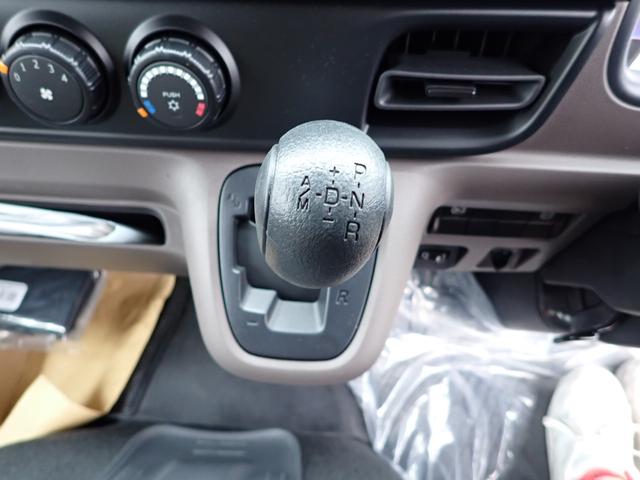 キャンター 　フル液晶メーター　ダブルキャブ　平ボディ　ＡＴ（16枚目）