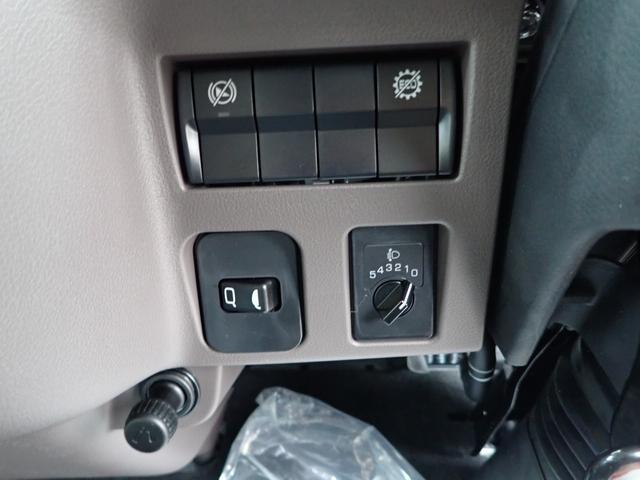 キャンター 　フル液晶メーター　ダブルキャブ　平ボディ　ＡＴ（18枚目）