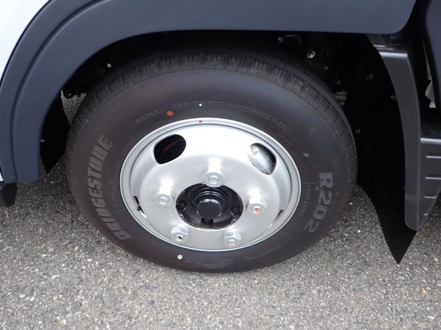 キャンター 　フル液晶メーター　ダブルキャブ　平ボディ　ＡＴ（28枚目）