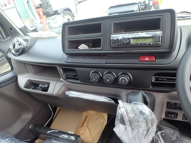 キャンター 　フル液晶メーター　ダブルキャブ　平ボディ　ＭＴ（7枚目）