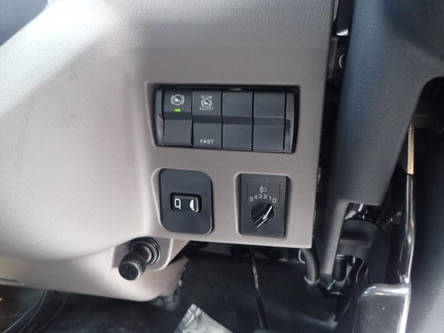 キャンター 　フル液晶メーター　ダブルキャブ　平ボディ　ＭＴ（12枚目）