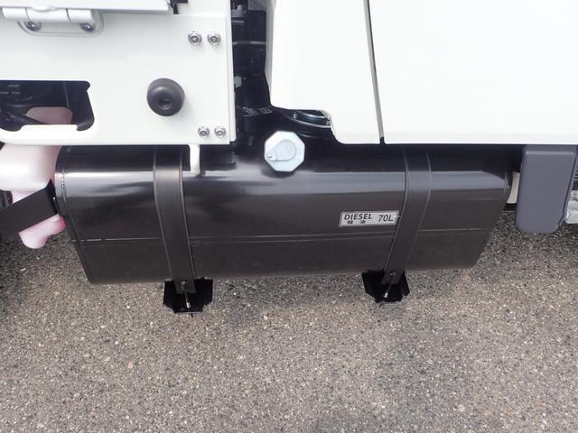 キャンター 　フル液晶メーター　ダブルキャブ　平ボディ　ＭＴ（19枚目）