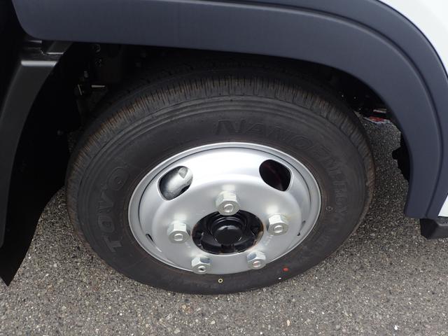 キャンター 　フル液晶メーター　ダブルキャブ　平ボディ　ＭＴ（25枚目）