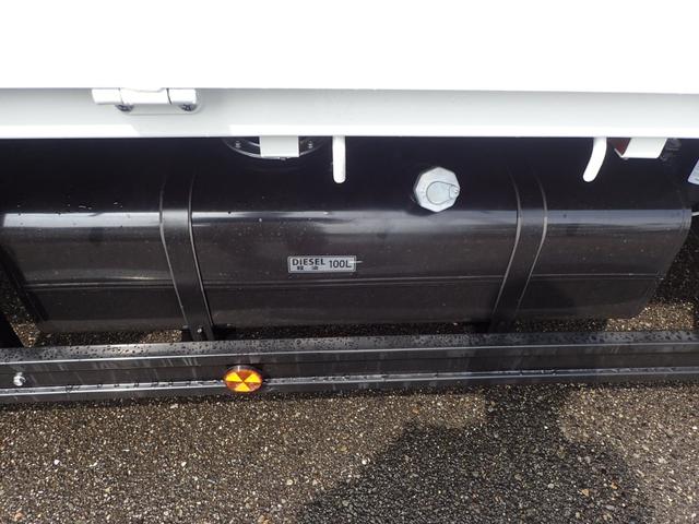 キャンター 　フル液晶メーター　２ｔ　標準ロング平ボディ　ＡＴ（8枚目）