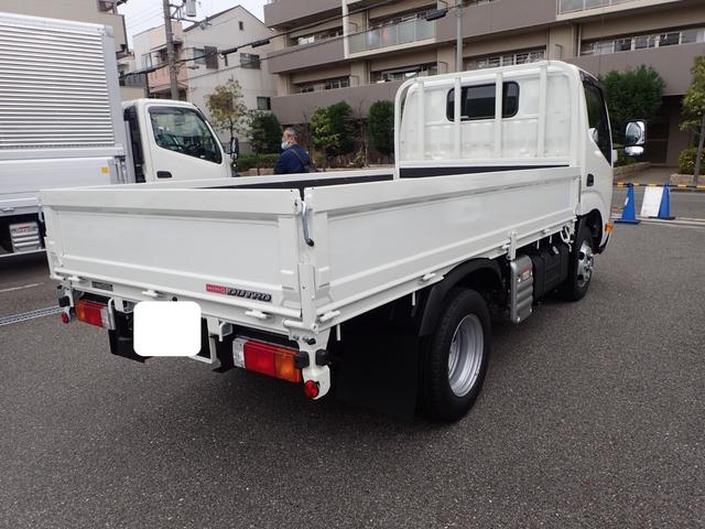デュトロ 　２ｔ　標準１０尺　平ボディ　ＭＴ　安全装置（4枚目）