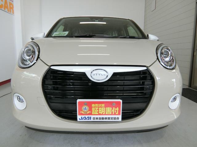 スタイル ホワイトリミテッド SAIII 衝突被害軽減ブレーキ 横滑り防止装置 オートマチックハイビーム アイドリングストップ 前後コーナーセンサー パノラマモニター バイザー マット キーフリーシステム オートエアコン 純正ホイールキャップ(22枚目)