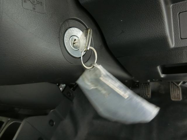 スタンダードSAIIIt 衝突被害軽減ブレーキ 横滑り防止装置 パートタイム4WD 5速MT車 バイザー マット 純正オーディオ エアコン エアバッグ 手動式ウィンドウ LEDヘッドランプ ライトマニュアルレベリング(8枚目)