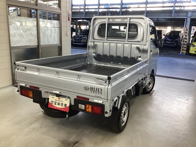 ハイゼットトラック スタンダード　衝突被害軽減ブレーキ　横滑り防止装置　４ＷＤ　ＣＶＴ　エアコン　パワステ　ラジオ　オートハイビーム　アイドリングストップ　オートライト　マット　バイザー（8枚目）