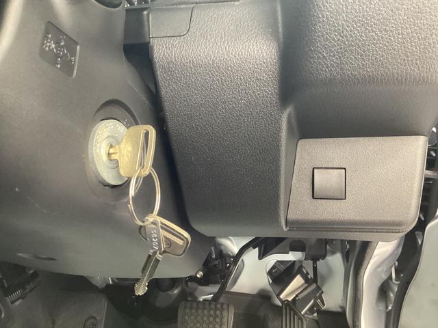 ハイゼットトラック スタンダード　衝突被害軽減ブレーキ　横滑り防止装置　４ＷＤ　ＣＶＴ　エアコン　パワステ　ラジオ　オートハイビーム　アイドリングストップ　オートライト　マット　バイザー（31枚目）