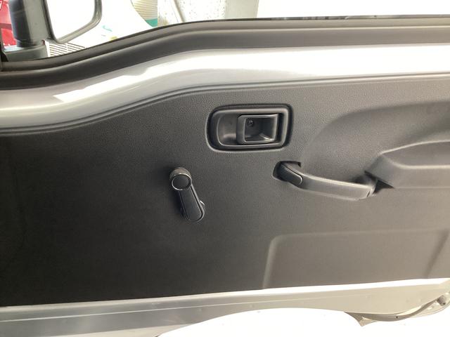 ハイゼットトラック スタンダード　衝突被害軽減ブレーキ　横滑り防止装置　４ＷＤ　ＣＶＴ　エアコン　パワステ　ラジオ　オートハイビーム　アイドリングストップ　オートライト　マット　バイザー（32枚目）