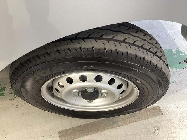 ハイゼットトラック スタンダード　衝突被害軽減ブレーキ　横滑り防止装置　４ＷＤ　ＣＶＴ　エアコン　パワステ　ラジオ　オートハイビーム　アイドリングストップ　オートライト　マット　バイザー（35枚目）
